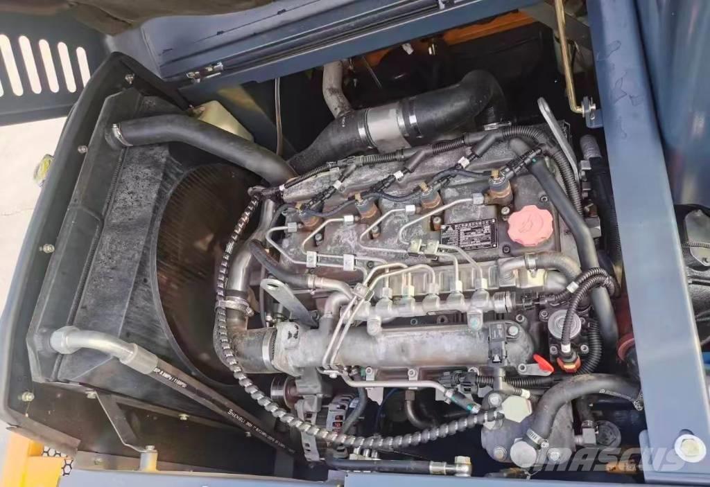  新源 75 حفارات بعجل