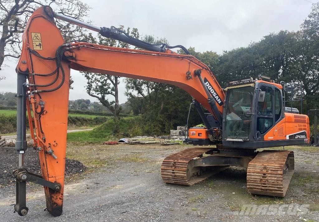 Doosan DX 225 LC حفارات زحافة