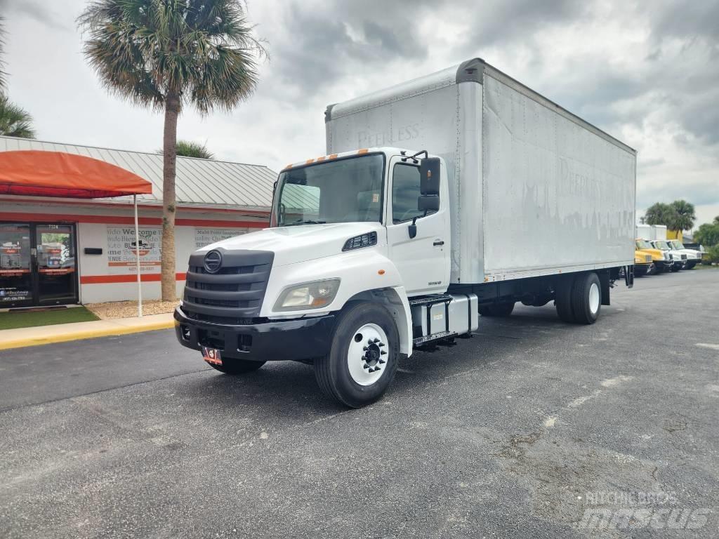 Hino 268 شاحنات ذات هيكل صندوقي