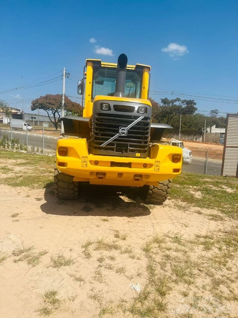 Volvo L 90 F لوادر بعجل