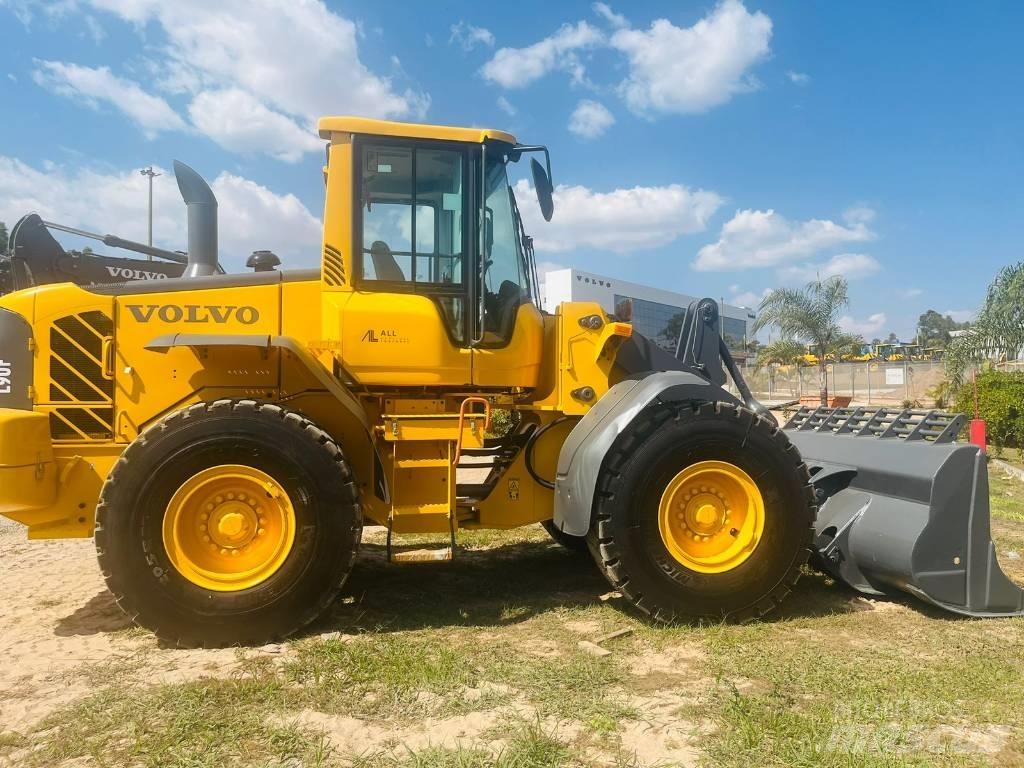 Volvo L 90 F لوادر بعجل