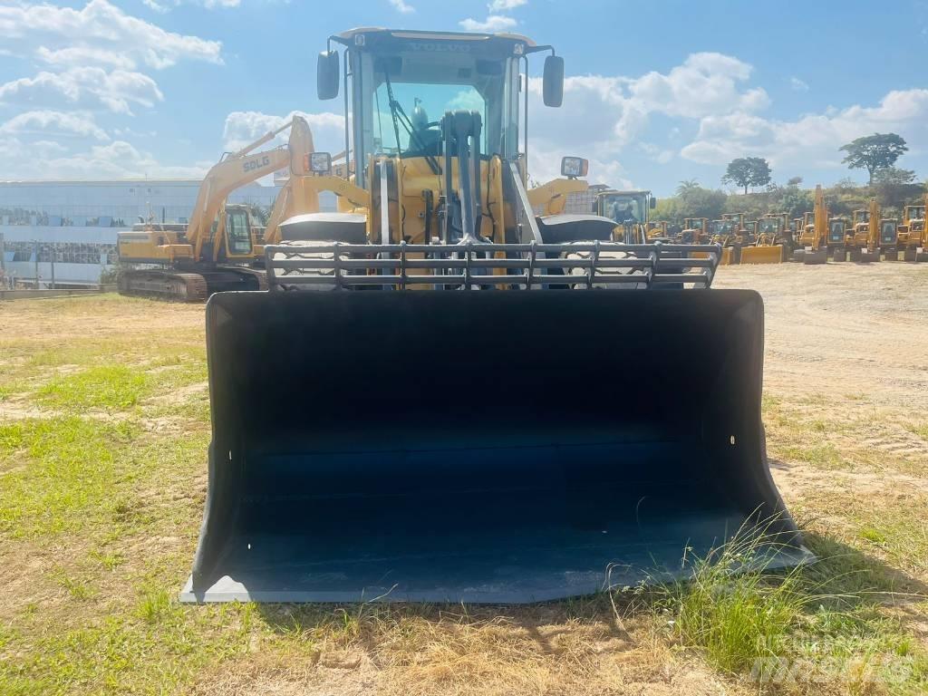Volvo L 90 F لوادر بعجل