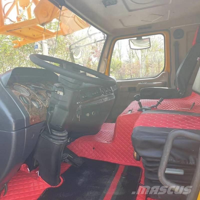 XCMG QY 100 K رافعات صالحة لكل أنواع الطرق