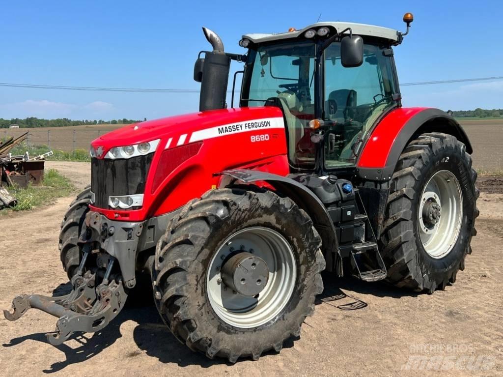 Massey Ferguson 8680 الجرارات