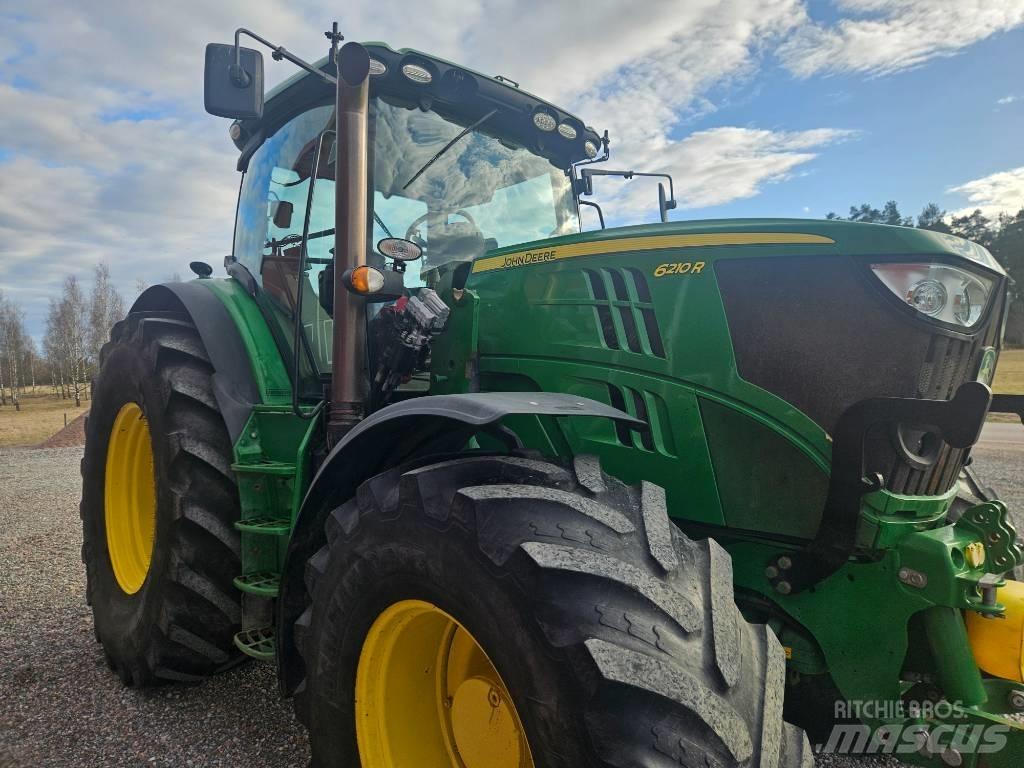 John Deere 6210 R الجرارات