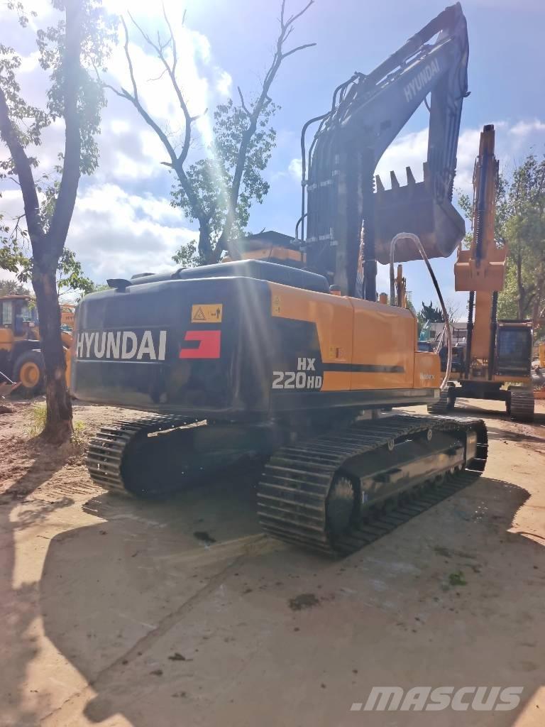 Hyundai HX220HD حفارات زحافة