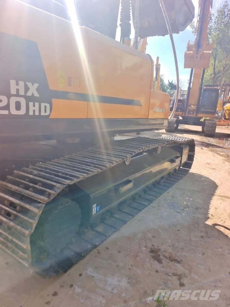 Hyundai HX220HD حفارات زحافة