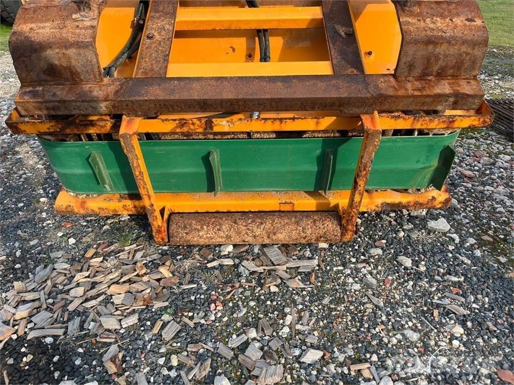 GiANT MVB-550-G ماكينات وملحقات مواش أخرى