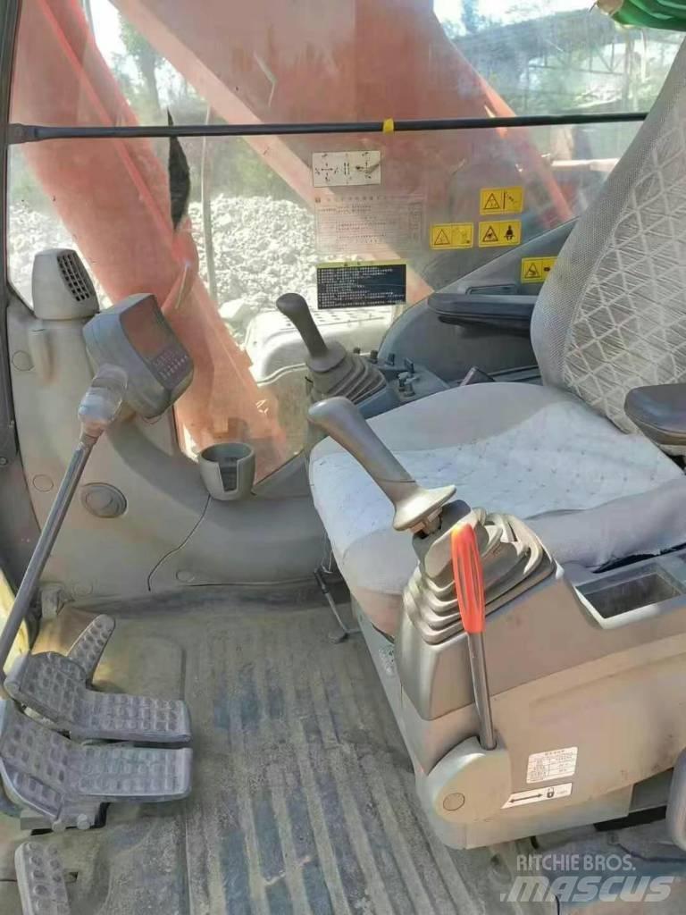 Hitachi ZAXIS270 حفارات زحافة