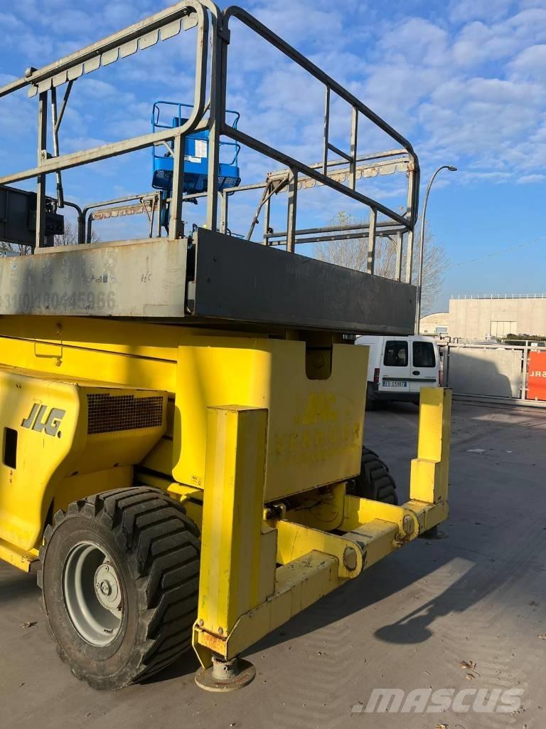 JLG 4394 RT رافعات مقصية الشكل