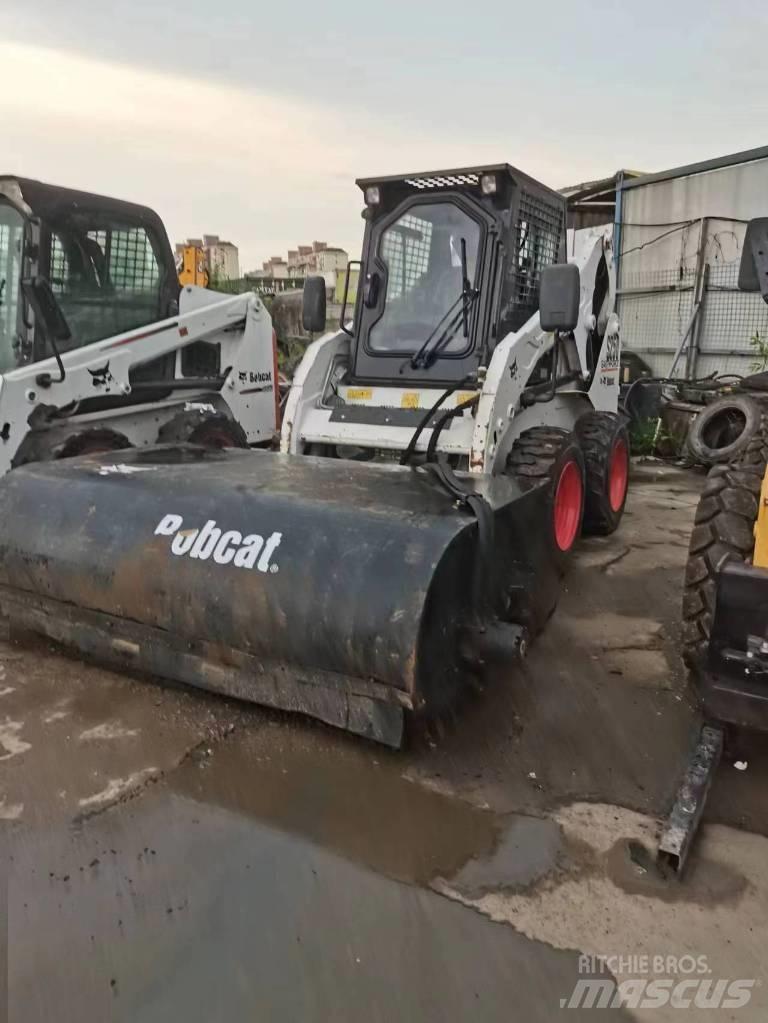 Bobcat S 250 لوادر انزلاقية التوجيه