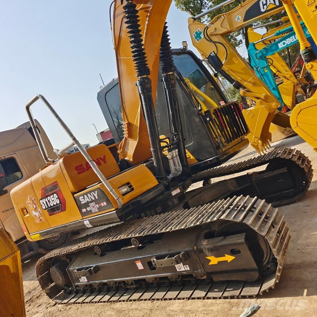 Sany SY  135 H حفارات زحافة