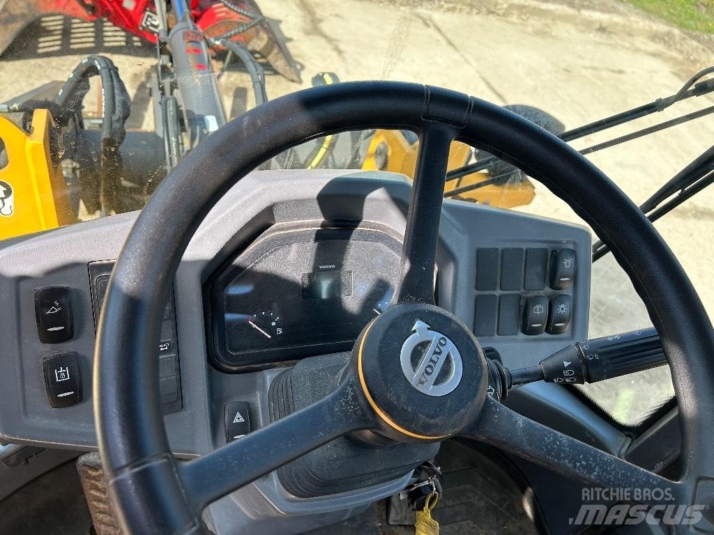 Volvo L 35 G لوادر بعجل