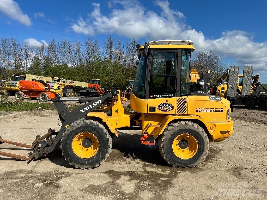 Volvo L 35 G لوادر بعجل