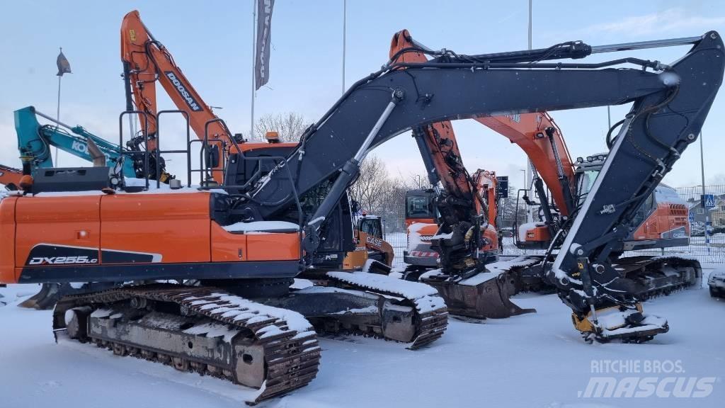 Doosan DX 255 LC-5 حفارات زحافة