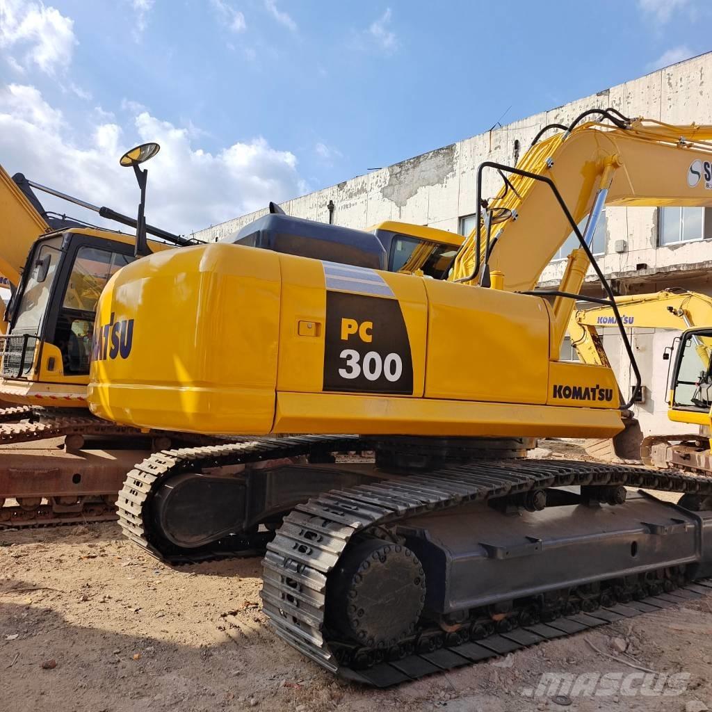 Komatsu PC 300 حفارات زحافة