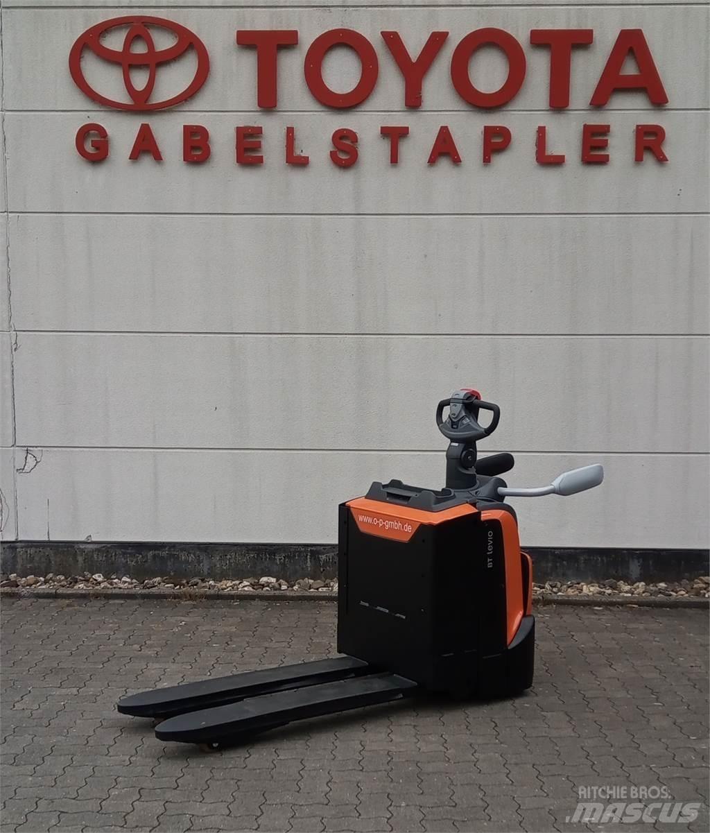 Toyota LPE200 معدات الرفع منخفض المستوى