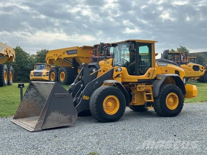 Volvo L 90 H لوادر بعجل
