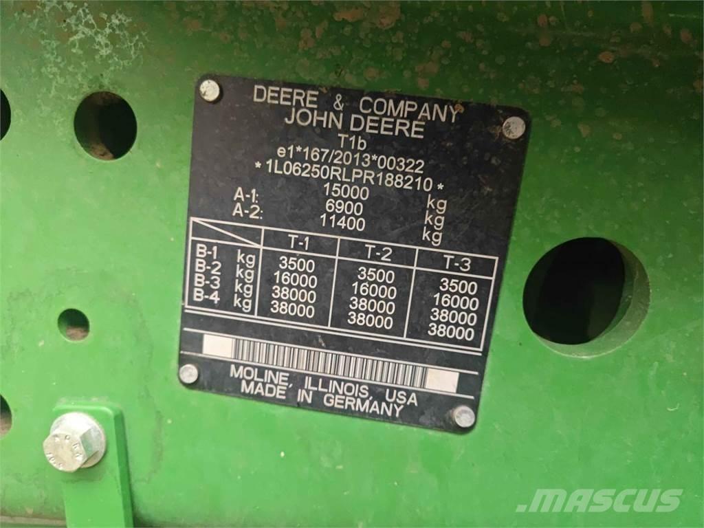 John Deere 6R 250 الجرارات