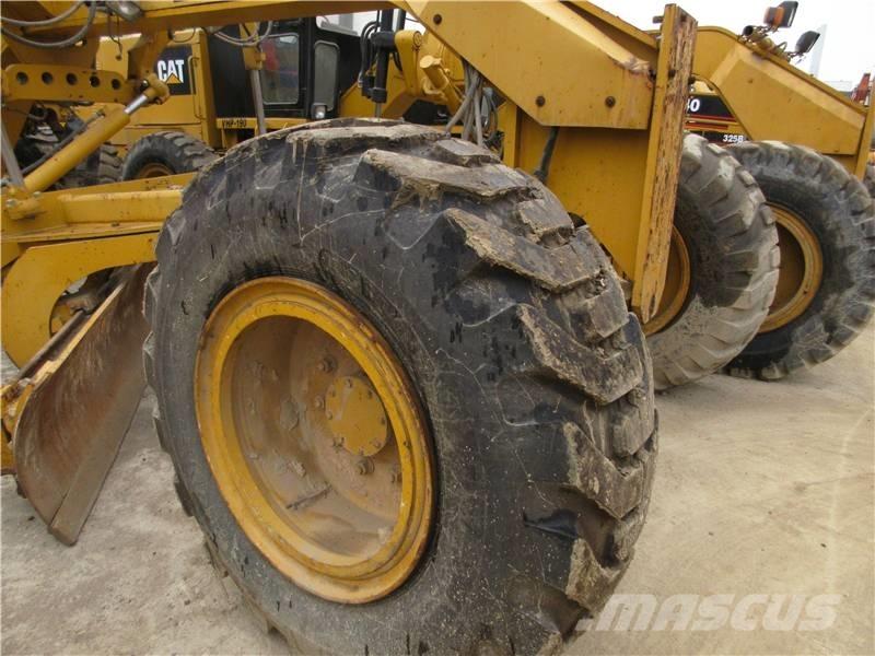 SEM 919 معدات تمهيد الطرق