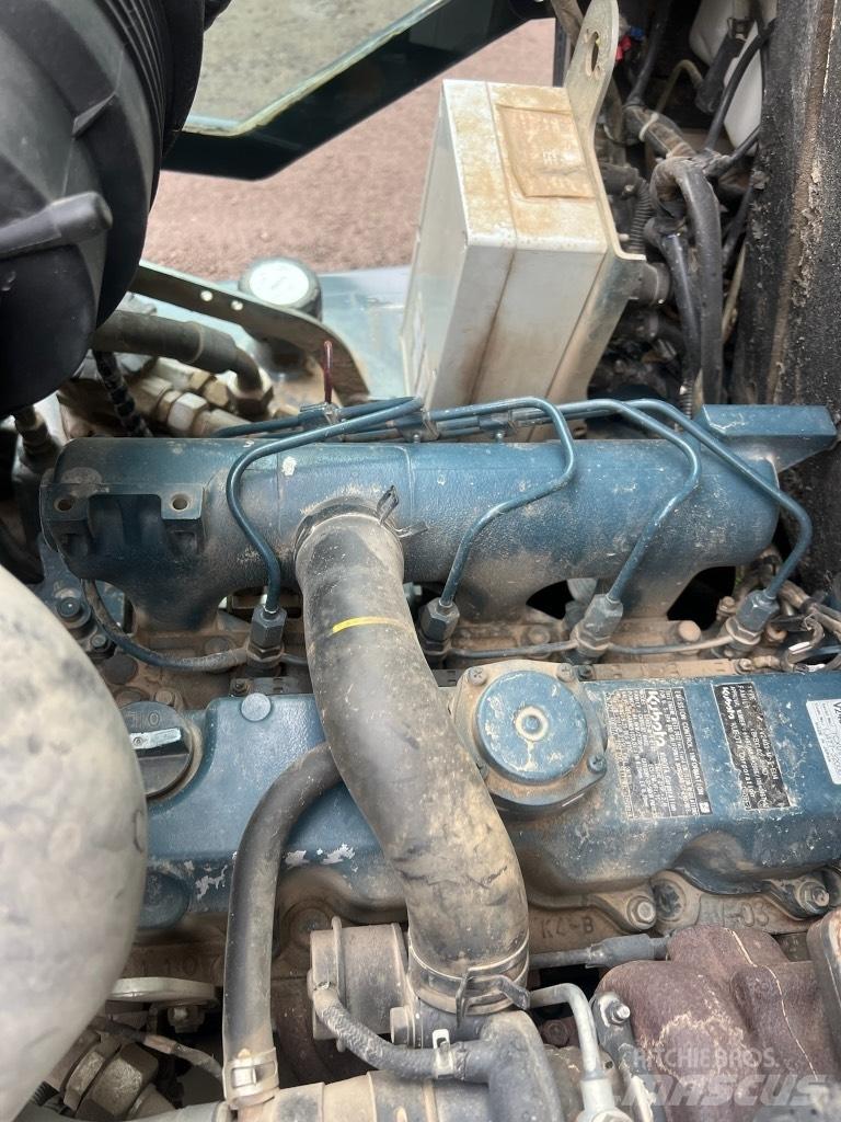 GiANT V 6004 T لوادر متعددة الأغراض