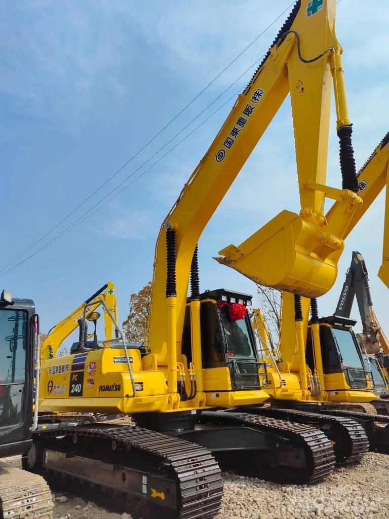 Komatsu PC 240 حفارات زحافة