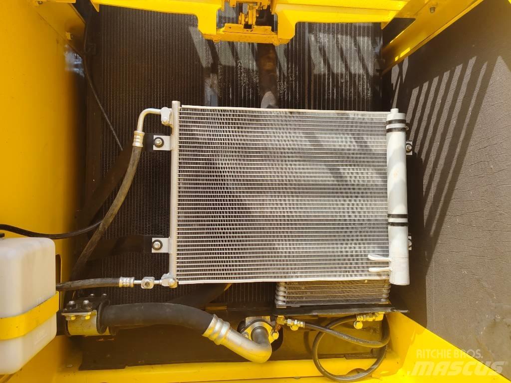 Komatsu PC 240 حفارات زحافة