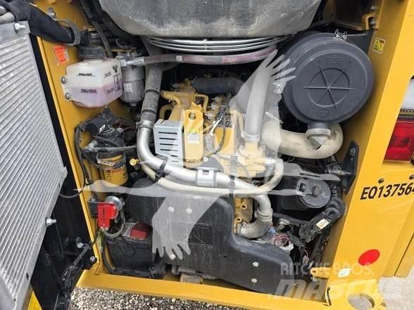 CAT 259D3 لوادر انزلاقية التوجيه