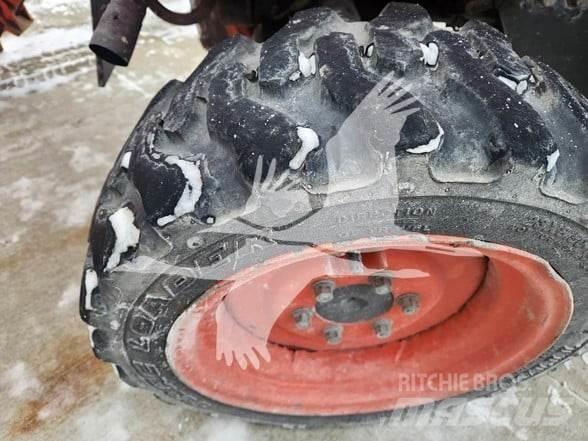 Kubota B26 لوادر ذات جرافات عكسية