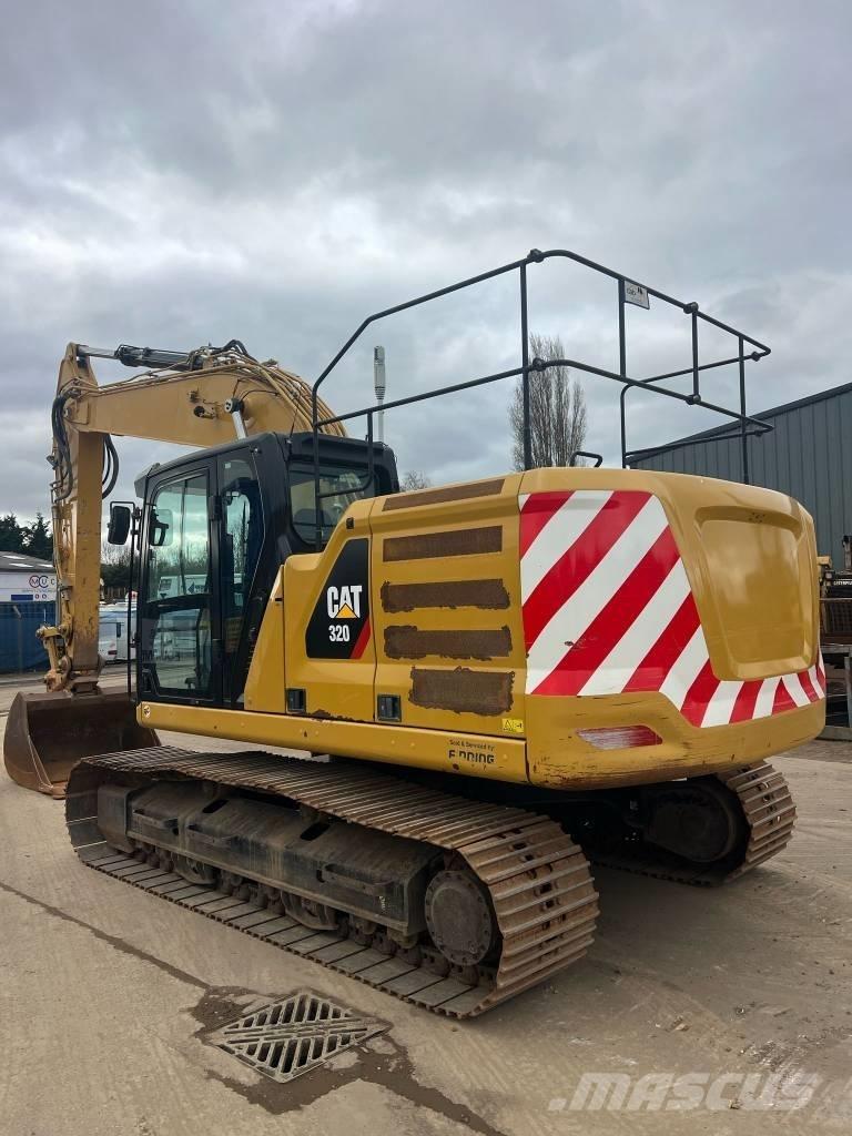 CAT 320 حفارات زحافة