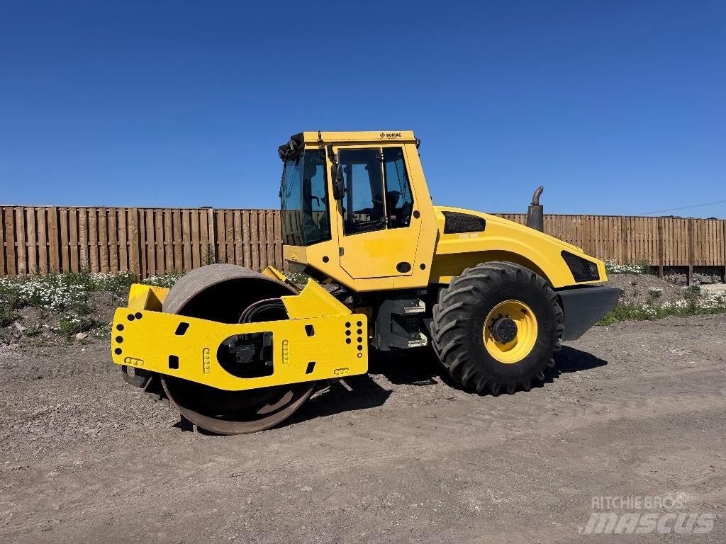 Bomag BW 213 D H-4 مداحل أحادية الأسطوانة