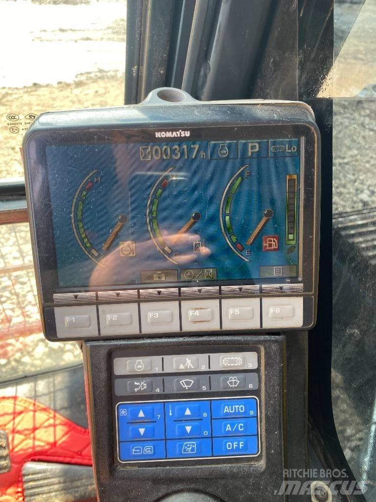 Komatsu PC 200-8 حفارات زحافة