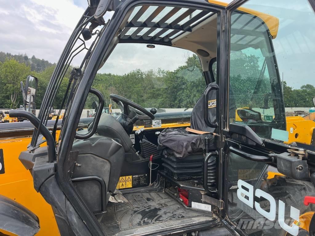 JCB 540-140 مناولات متداخلة