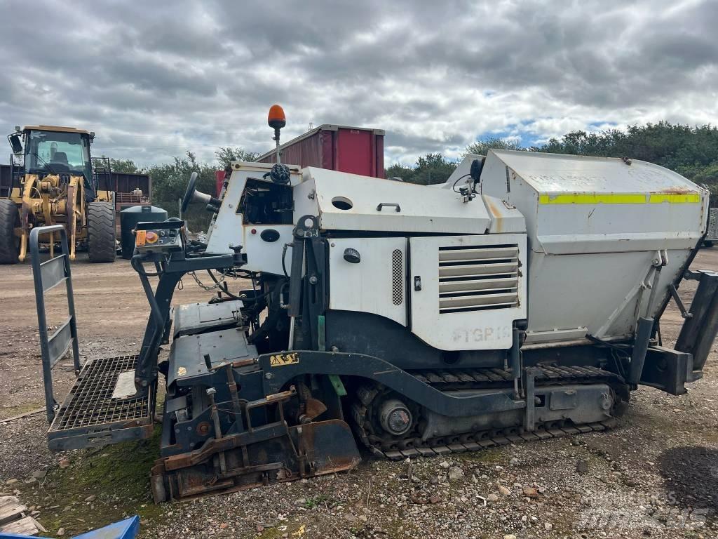 Bomag BF 223 C معدات السفلتة