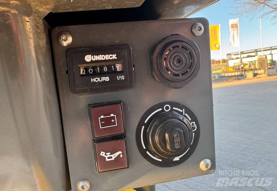 Wacker Neuson DT 08 عربات نقل قلابة مجنزرة