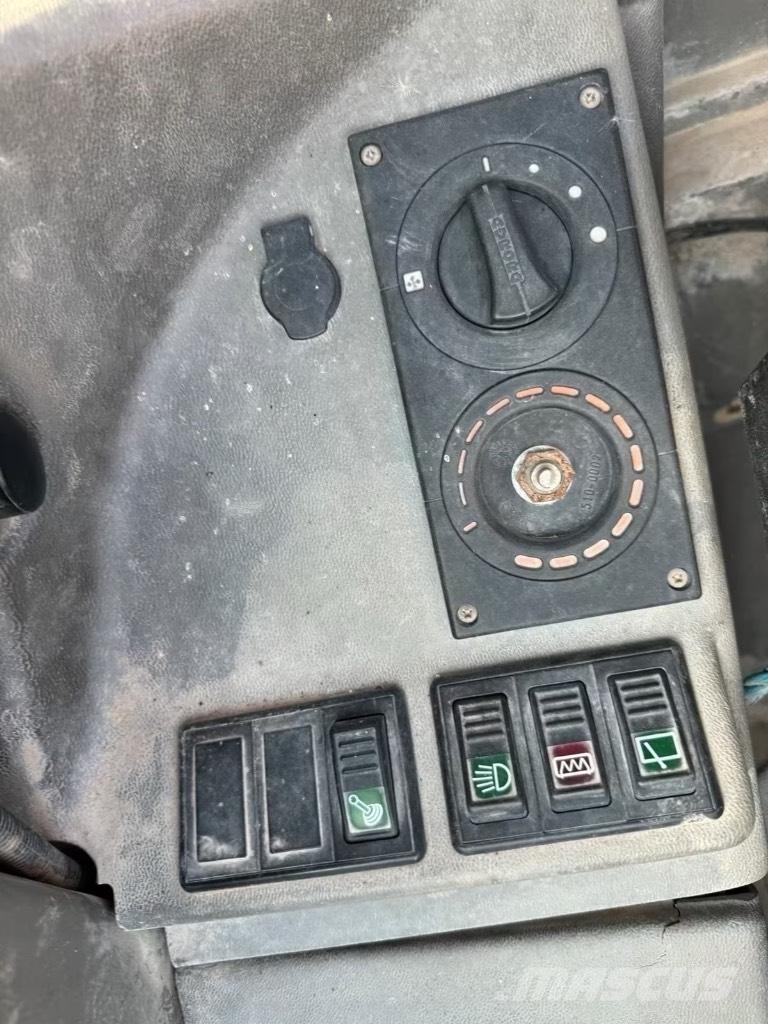 Atlas AR 65 لوادر بعجل