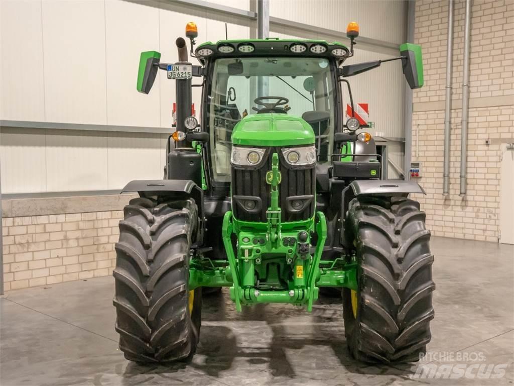 John Deere 6R215 الجرارات