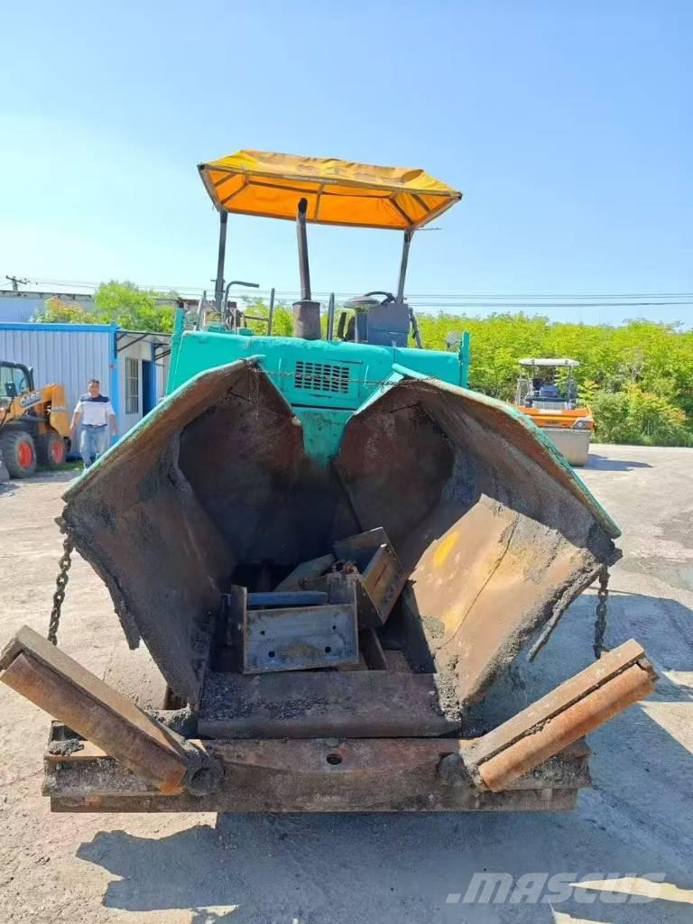 XCMG RP 453 L معدات السفلتة