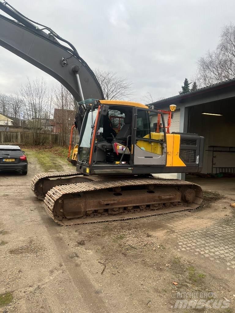 Volvo EC 220 EL حفارات زحافة