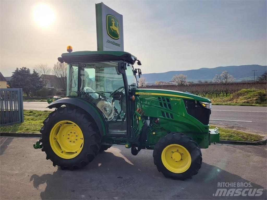 John Deere 5075GN الجرارات