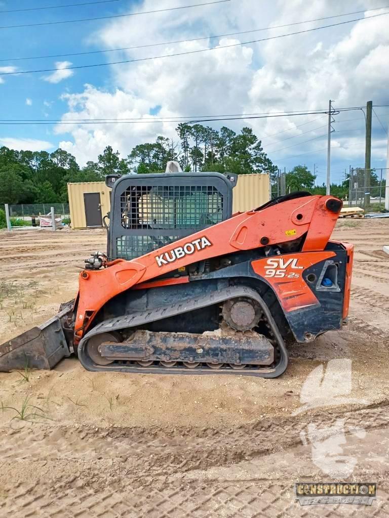 Kubota SVL 95-2 S لوادر انزلاقية التوجيه