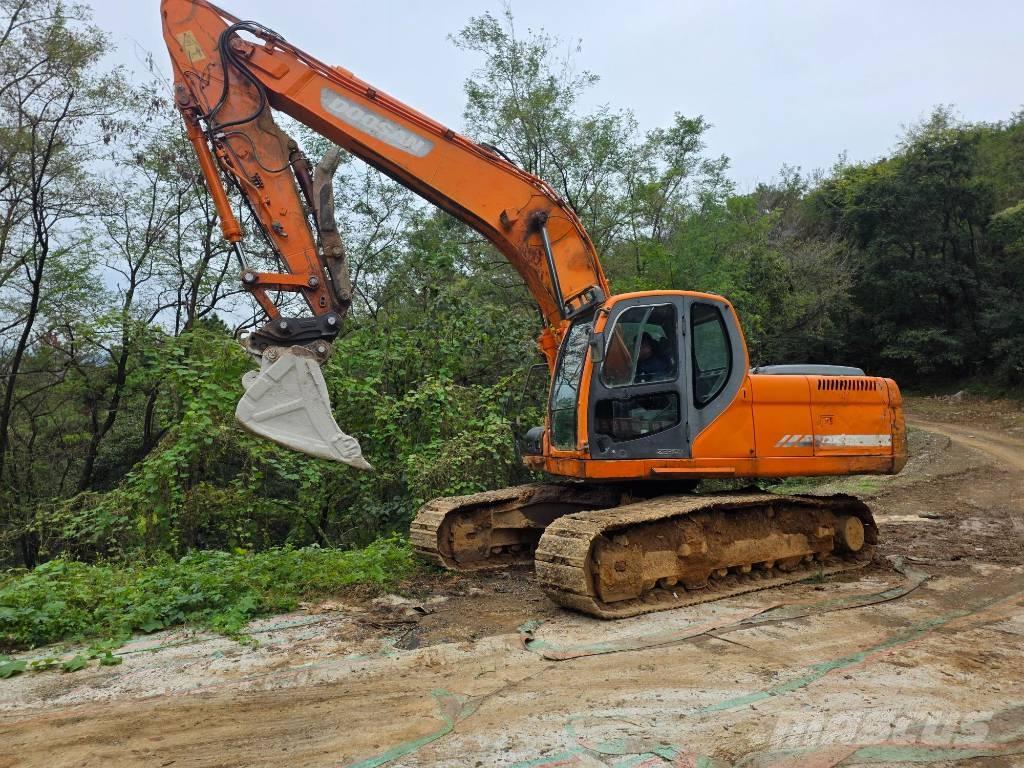 Doosan DX 220 LCA حفارات زحافة