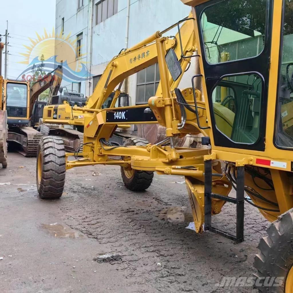 CAT 140 K معدات تمهيد الطرق