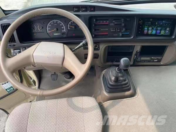 Toyota Coaster Bus حافلة صغيرة