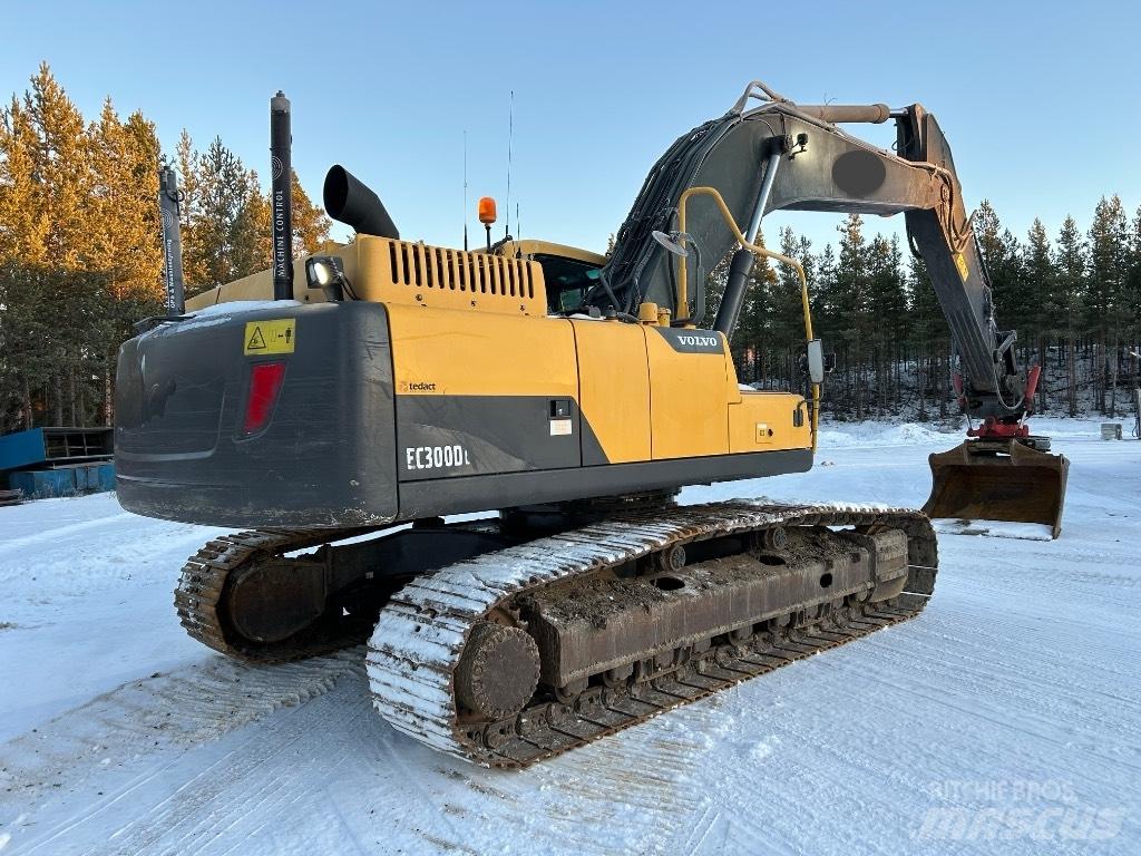 Volvo EC 300 D L حفارات زحافة