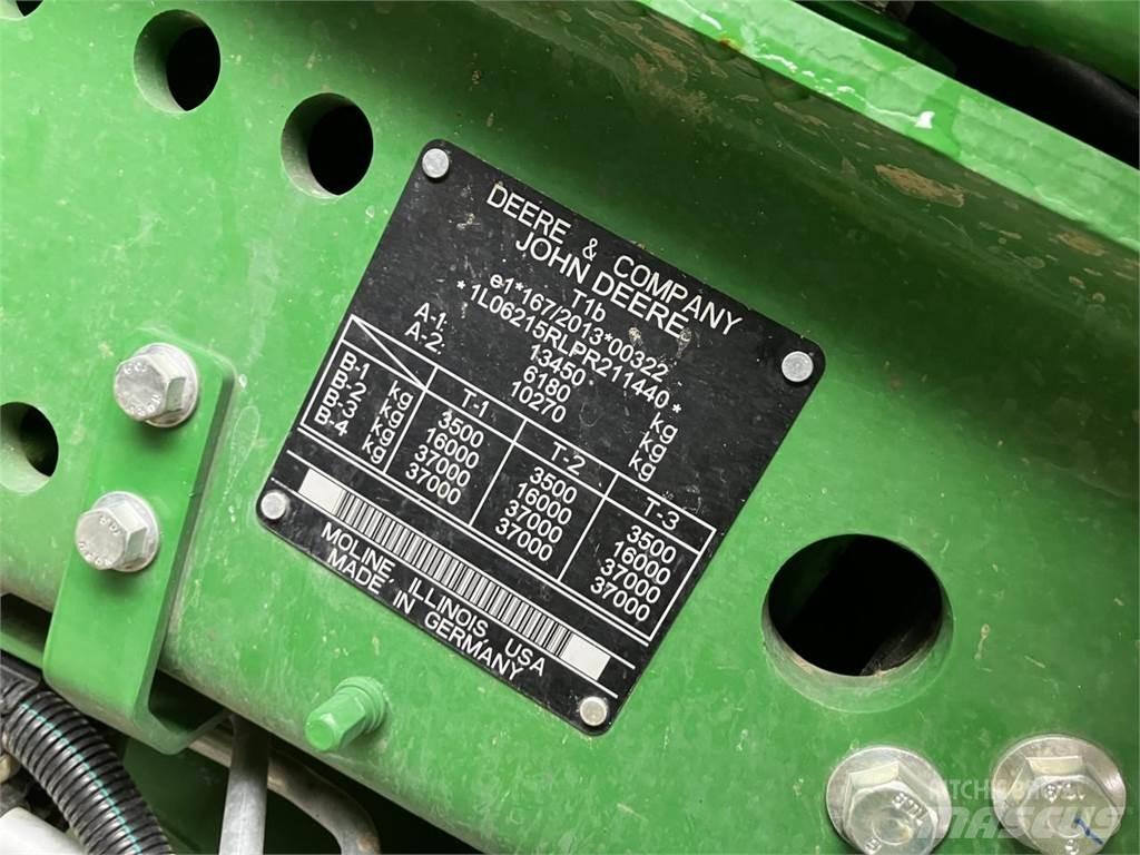 John Deere 6R 215 الجرارات