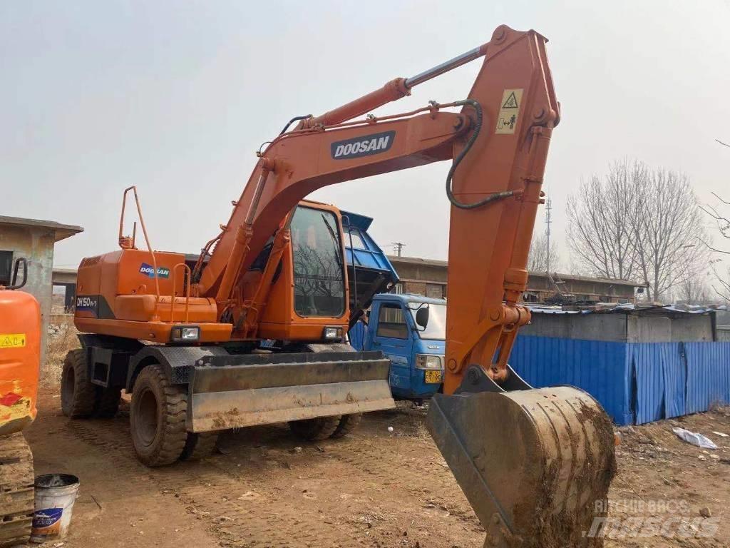 Doosan DH 150W حفارات بعجل