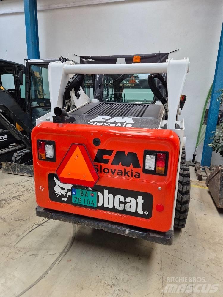 Bobcat S 590 لوادر انزلاقية التوجيه