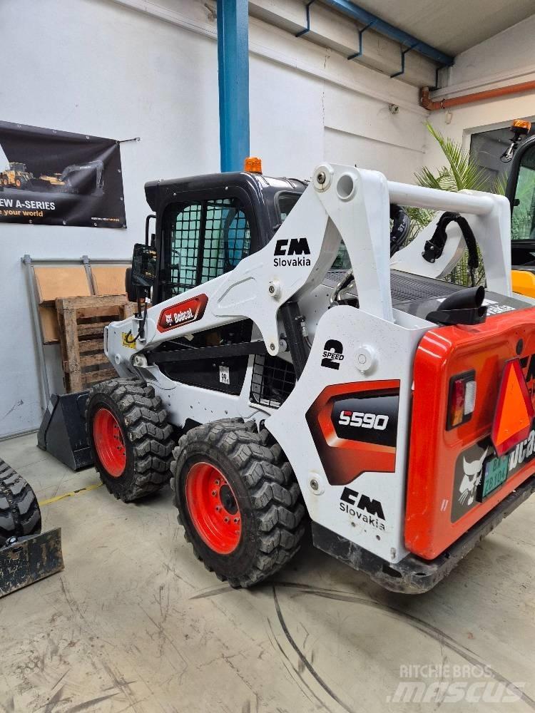 Bobcat S 590 لوادر انزلاقية التوجيه