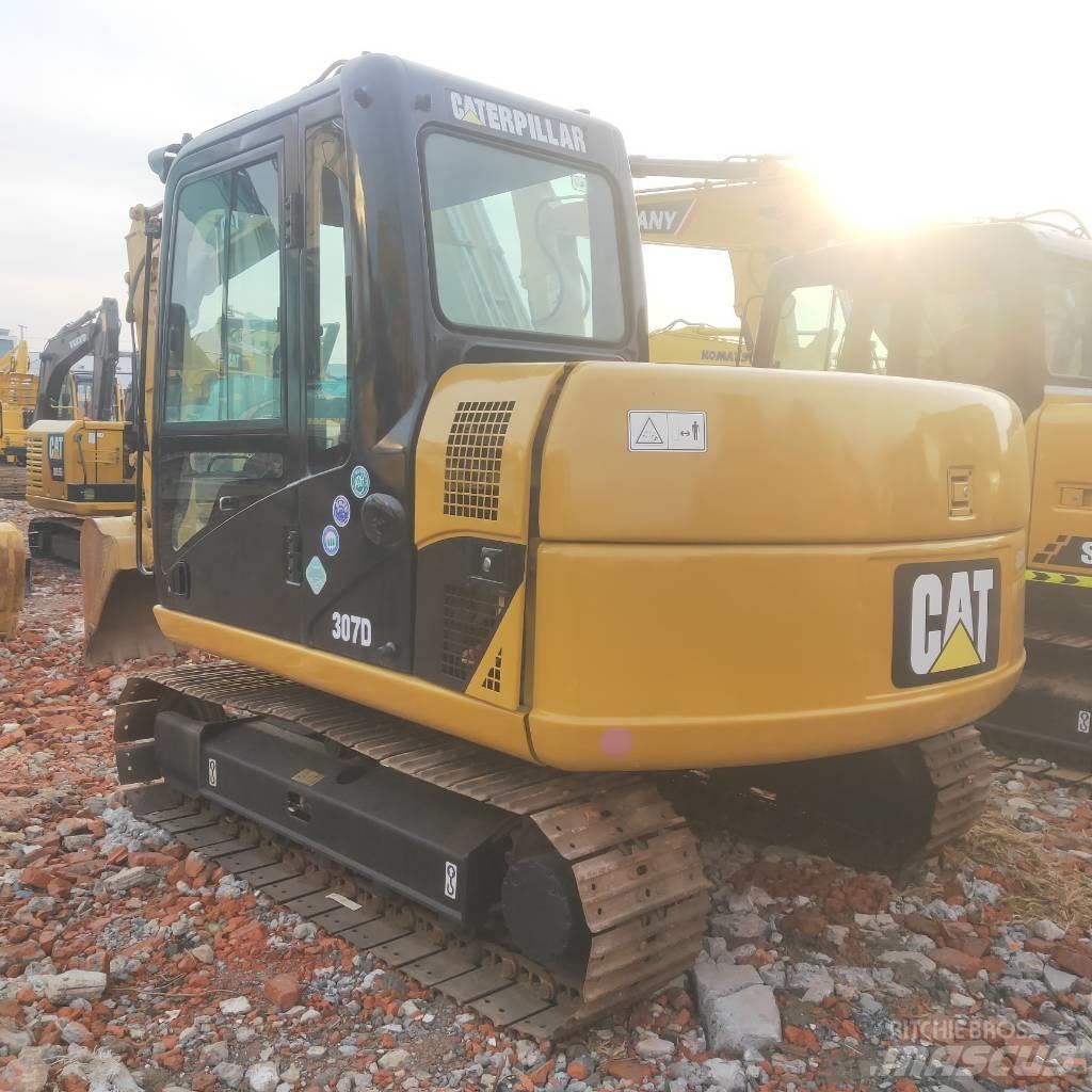 CAT 307 D حفارات زحافة